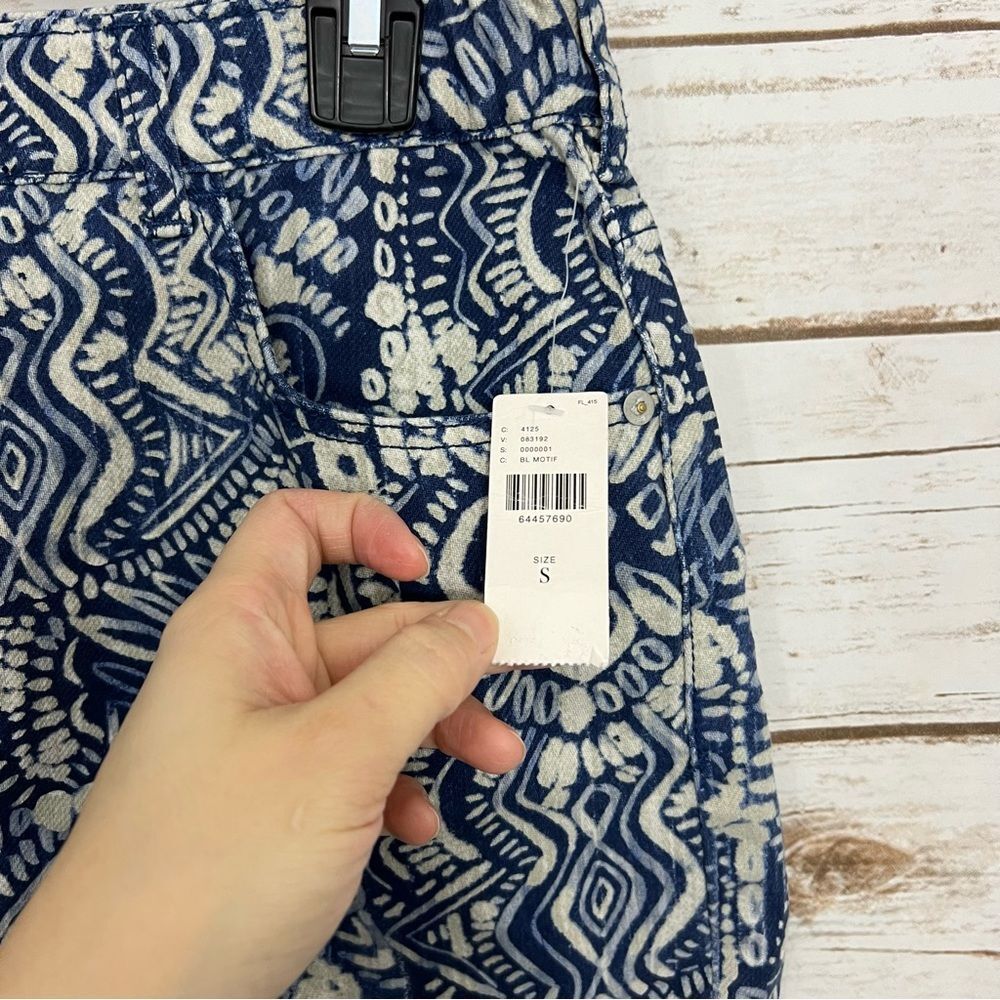 Anthropologie Blue and Cream Printed High-Waist Shorts - Picture 4 of 7